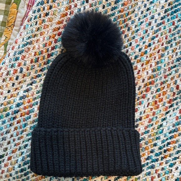 Steve Madden Black Knit Beanie